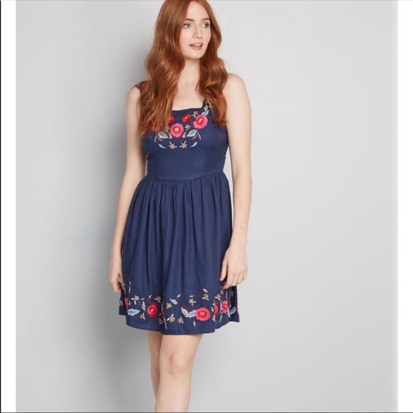 🌸 ModCloth Flower dress - Picture 3 of 8
